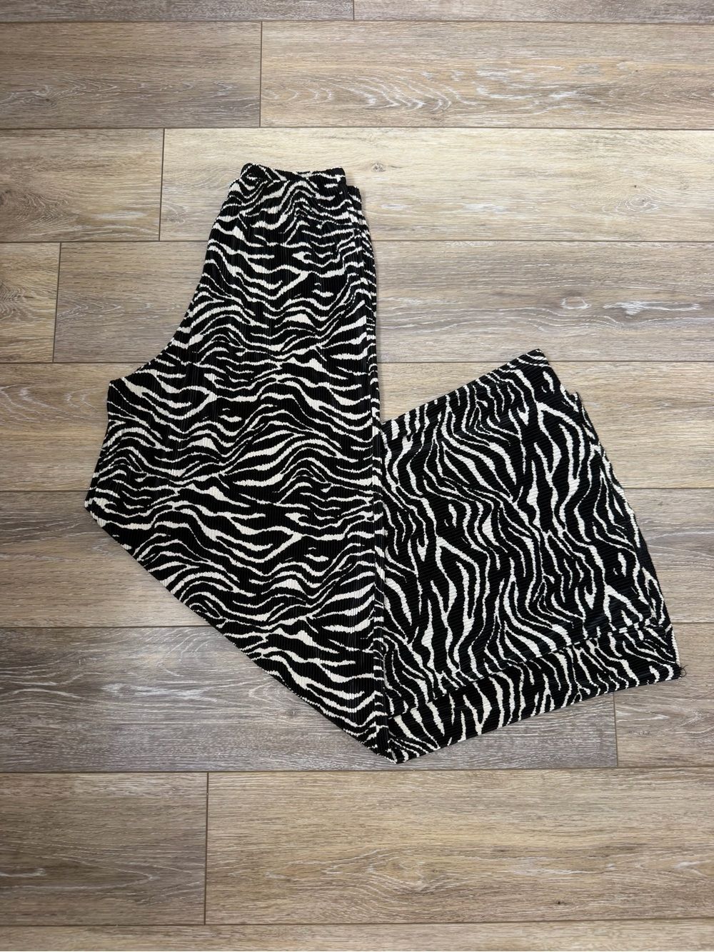 Zara Black and White Wide Leg Zebra Print Pants Sz S